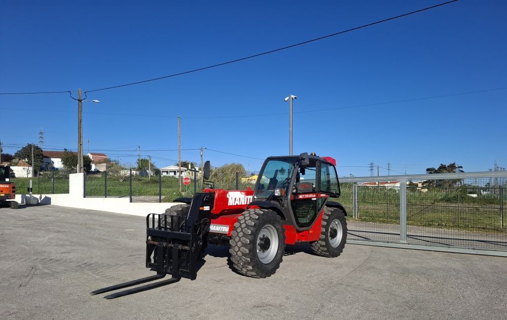 Manitou MLT 735 com matrícula