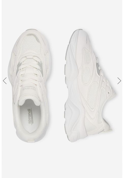 Жіночі білі кросівки Sprandi