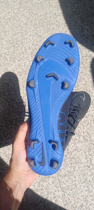 Chuteiras Nike Mercurial – Preto com detalhes em azul, nº 42.5
