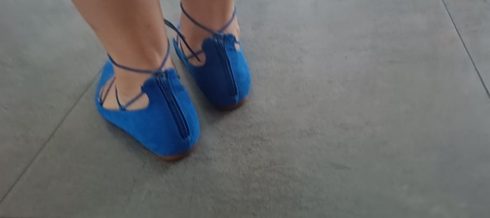 Baleriny wiązane, kolor chabrowy, rozmiar 41