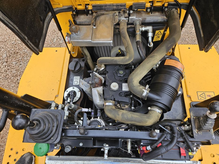 Wozidło obrotowe JCB  3t 2023  219mth