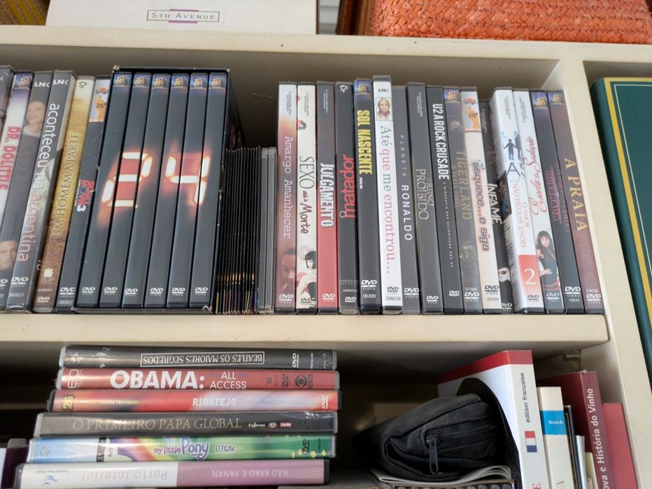 DVDs de filmes e séries