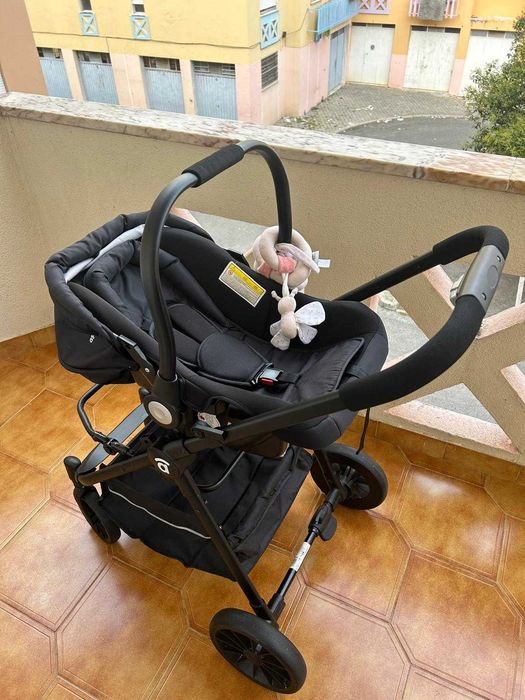 Carrinho de bebé marca Zippy