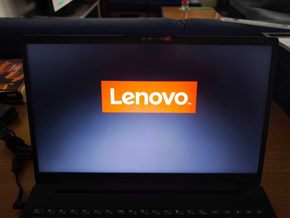 Lenovo V15 G5 IRL Intel Core i5-13420H/16GB/512GB SSD/15.6" Preto
