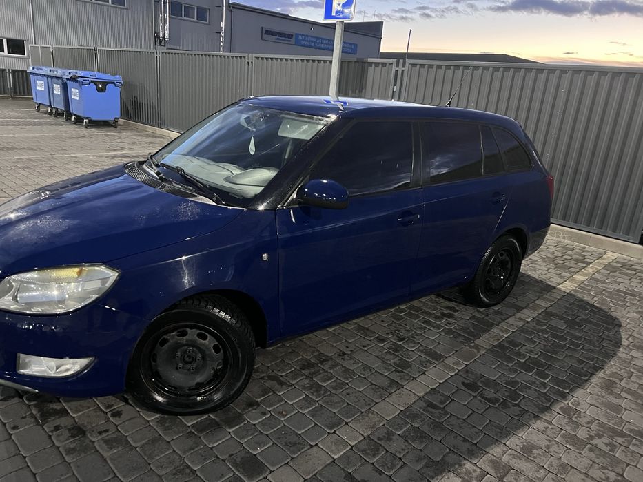 Машина шкода фабія 1,6 tdi