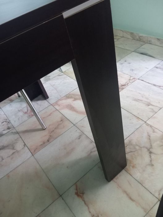 Mesa cabe 8 cadeiras