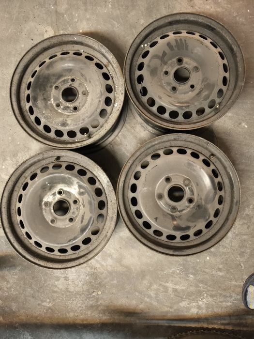 Stalowe felgi 15 cali rozstaw 5x100
