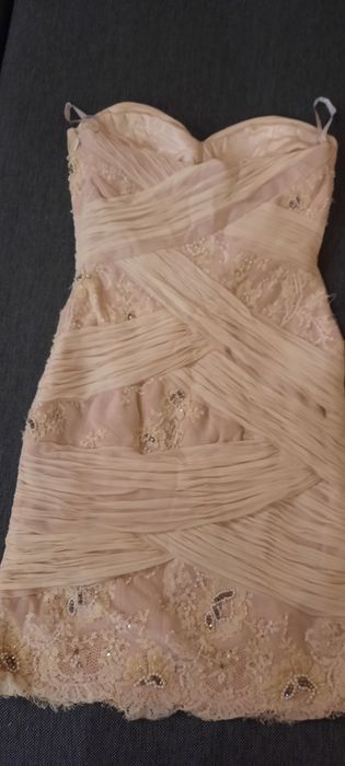 Нежно-кремовое платье на стройную девушку размер S/6/44