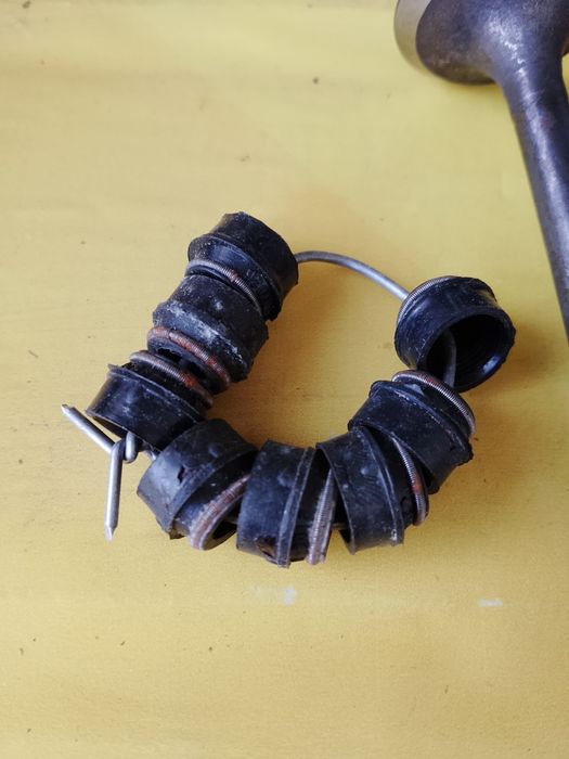 Сальники клапанов