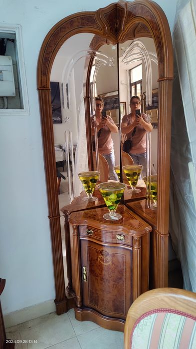 Moveis de apoio estado novo