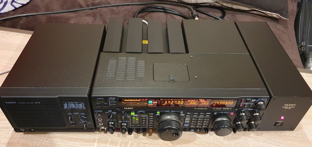 Transceiver/ Radio  Yaesu Ft 1000mp mark V 200W   11m/ CB radio