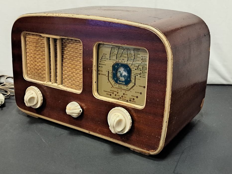 Rádio antigo Centrum