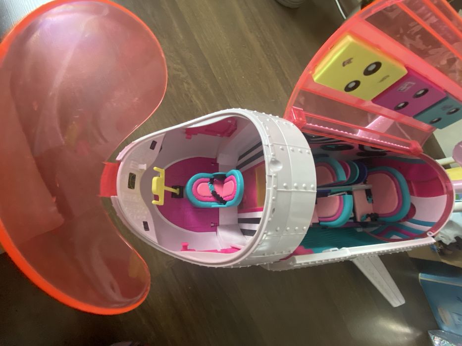 Літак LOL OMG Travel