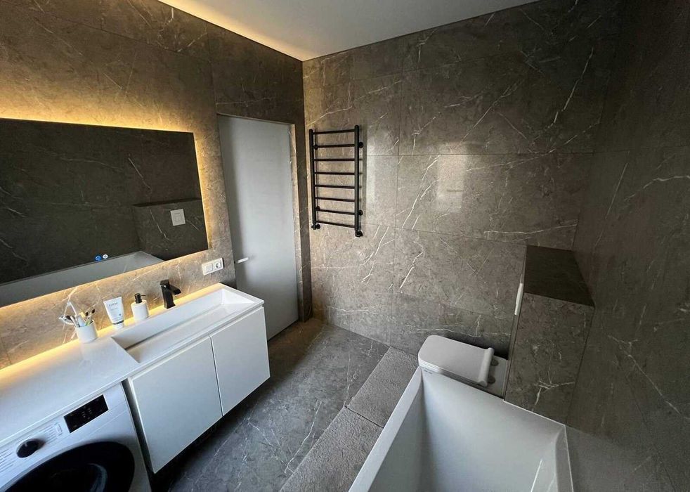 Продаж 2 поверхового таунхауса в Агрономічному