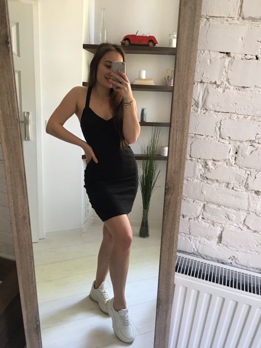 Czarna sukienka na ramiączkach MUST HAVE na lato