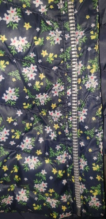 Przejściowa pikowana kurtka Esmara w drobne kwiatuszki