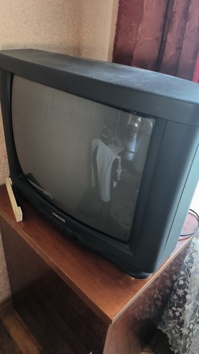 Телевізор SAMSUNG CS-2085R
160V-250V~50Hz
57 WATTS
AR46
PRODUCT BY SA