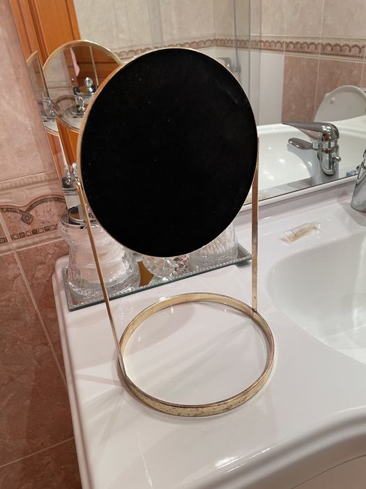 Espelho Dourado para maquilhagem