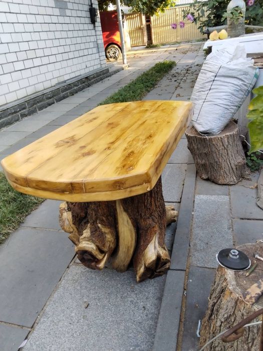 Стіл ручної роботи