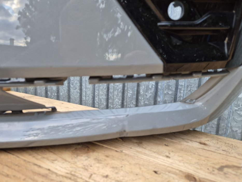 ZDERZAK przód przedni VOLVO XC60 II 2 LIFT FL R-DESIGN 2021