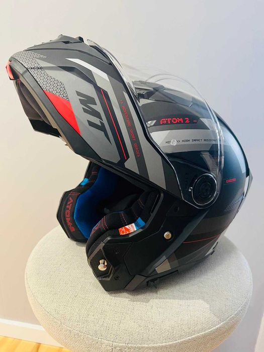 Szczękowy kask motocyklowy MT Atom 2 SV