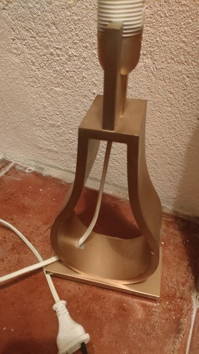 Candeeiro mesa dourado