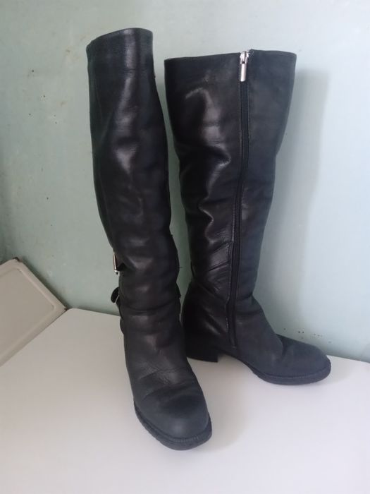 Продам кожанные сапоги осень,весна,зима