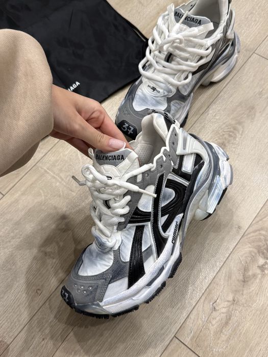 Balenciaga runner