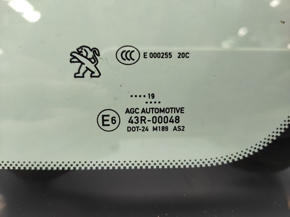 Vidro do painel trás direito PEUGEOT 308 SW II Van (LC_)