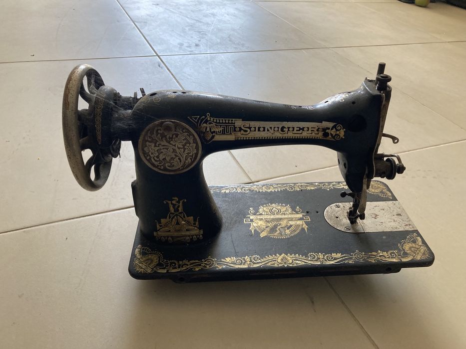 Maquina custura antiga da Singer