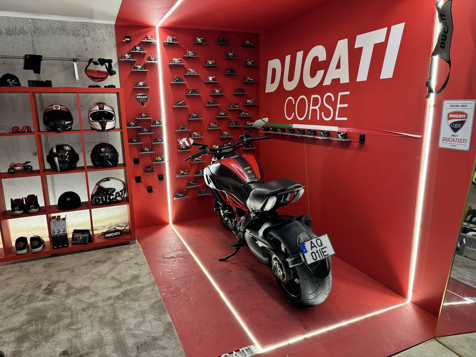 Ducati Diavel Carbon