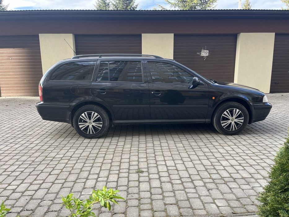 Skoda octavia tour 1.6 mpi