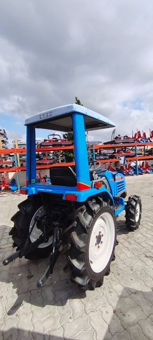 Iseki TF 19F - 3 cilindros 4x4 direção assistida