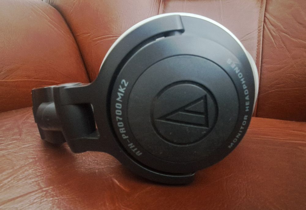 Headphones AudioTechnica ATH-Pro700MK2