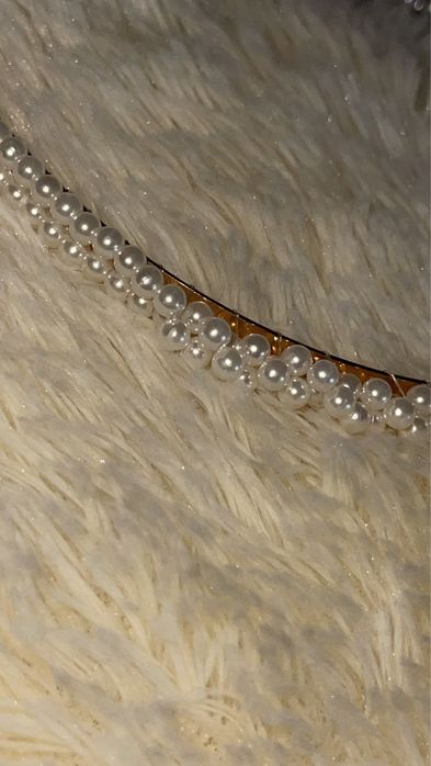 Дуже красивий та ніжний обруч з перлинами