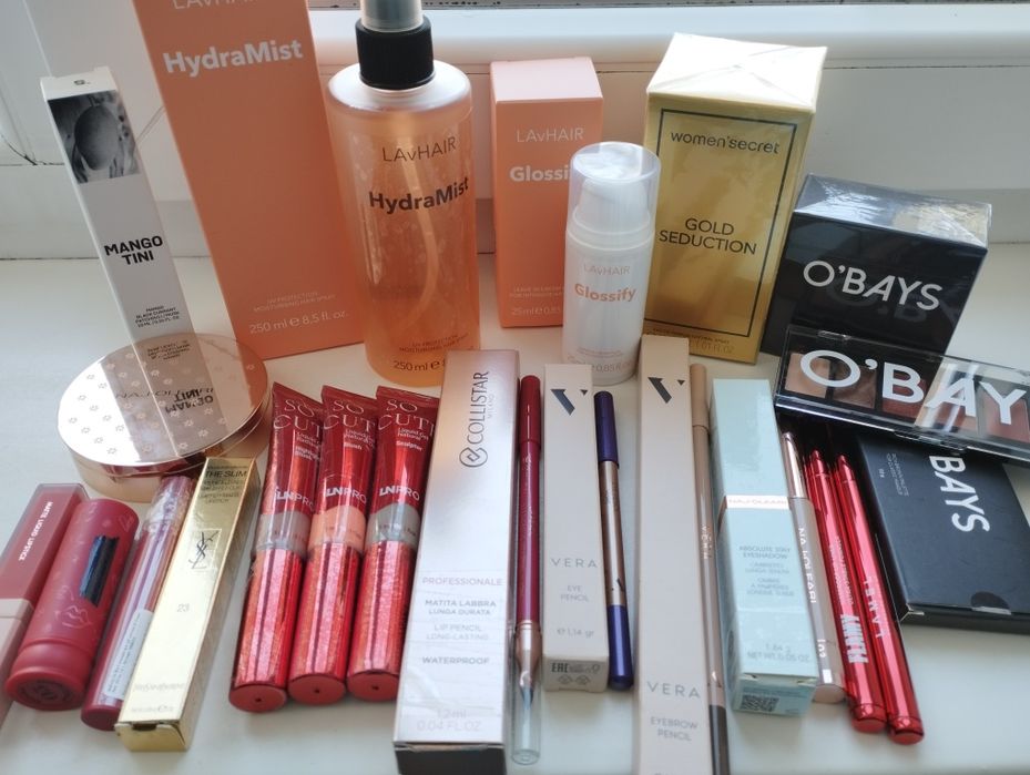 Косметика пудра,помада,рум'яна,олівець,спрей,парфуми,маркер,скульптор