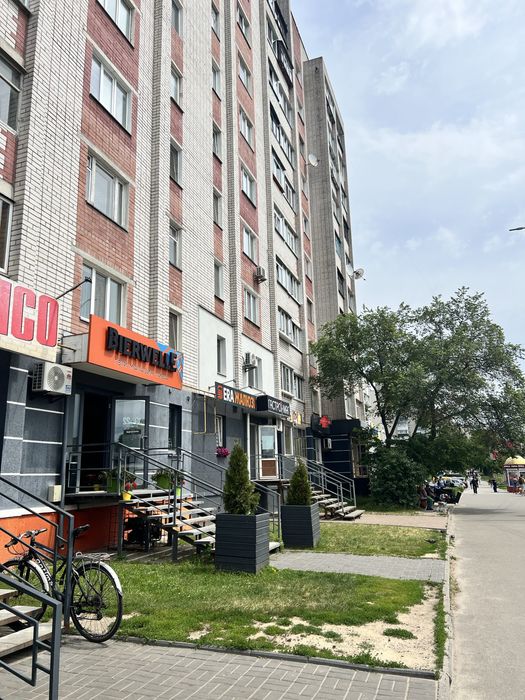 Продаж фасадного приміщення по проспекту Левка Лукʼяненка 62