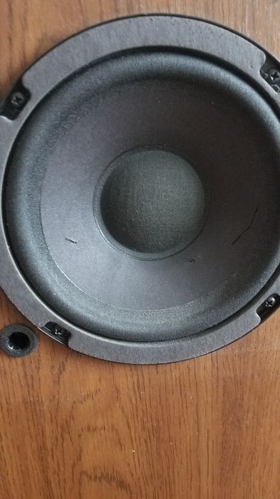 Bose 401 . Left right.  Стильна.