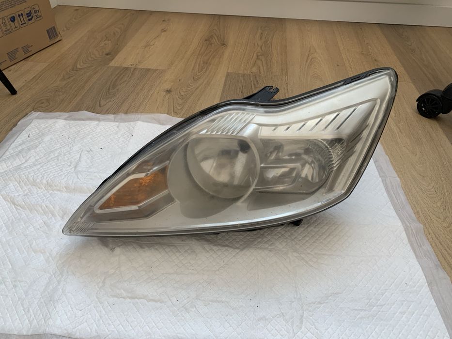 Sprzedam lampy przednie Ford Focus MK2 lift 2010 – oryginał