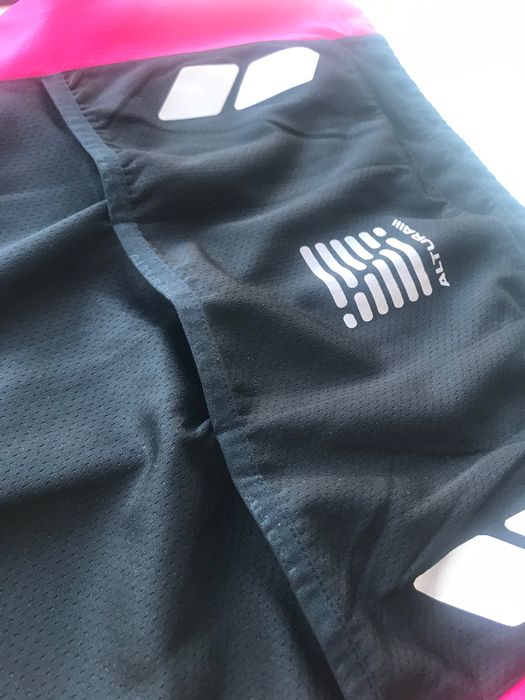 Вітровка жіноча, спортивна