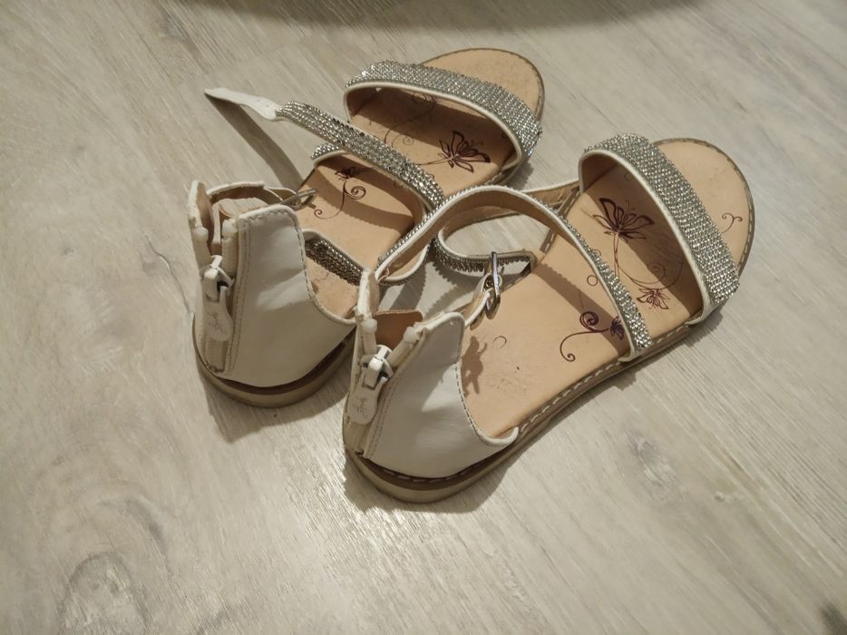 Sandały srebrne r. 35