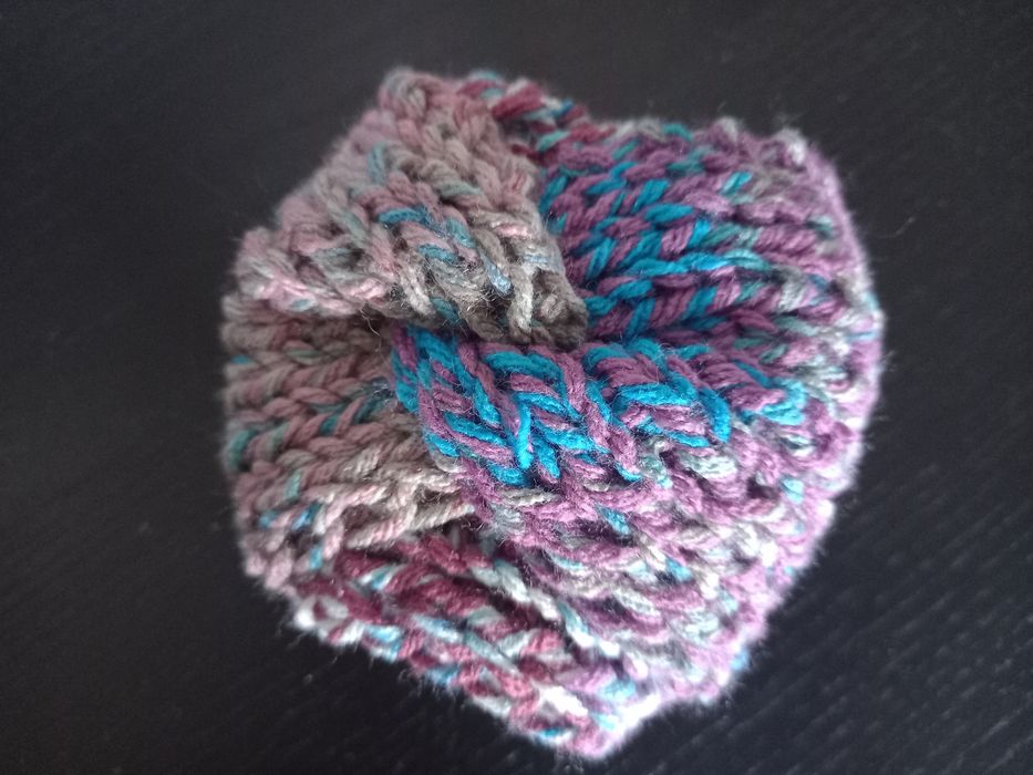 Fita para o cabelo, em tricô