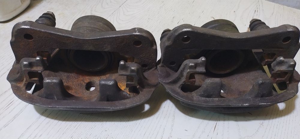 Продам суппорта Toyota Celica ST 180