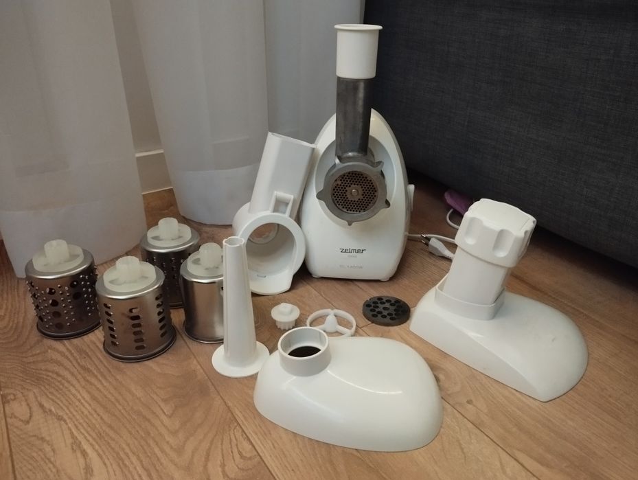 Nieaktualne Maszynka do mięsa i surówek Zelmer