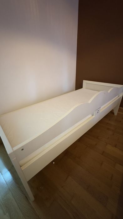 Cama IKEA de criança com colchão novo. Tamanho 70/160