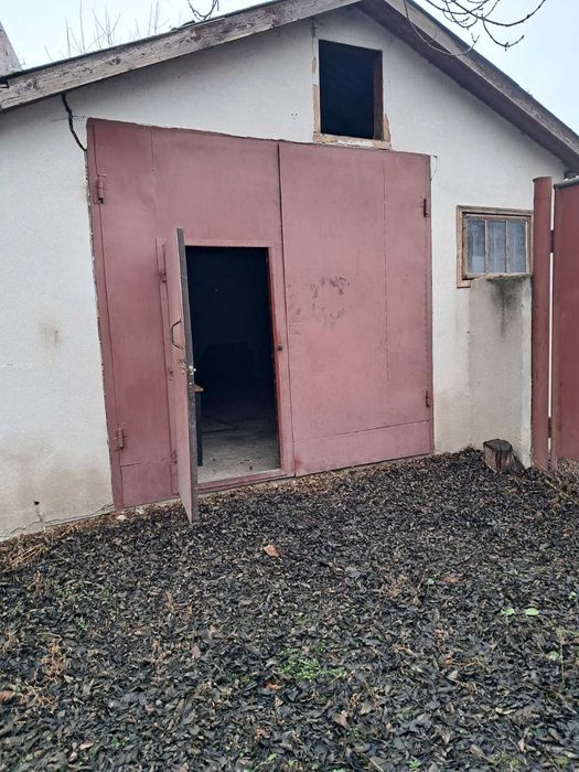 гараж під ремонт авто