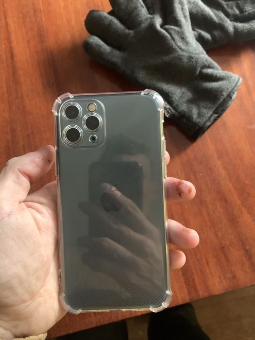 Продам власний айфон 11  про 256 зелений в нормальному стані