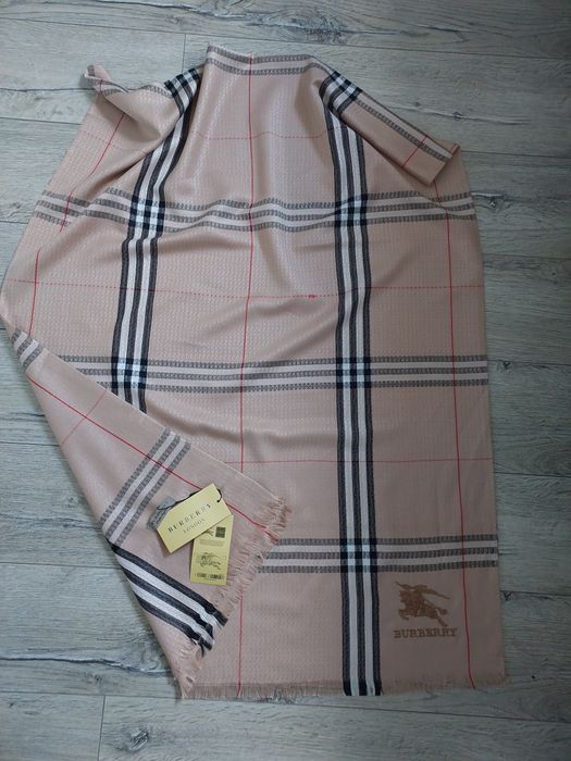 Szal Burberry Nowy opakowanie