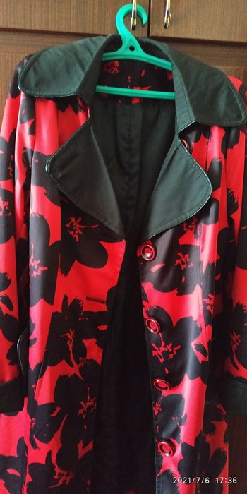 пиджачок и плащик 48-50 размера