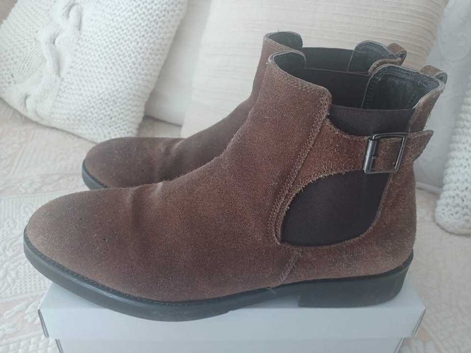 Botas de homem em camurça da Cortefiel